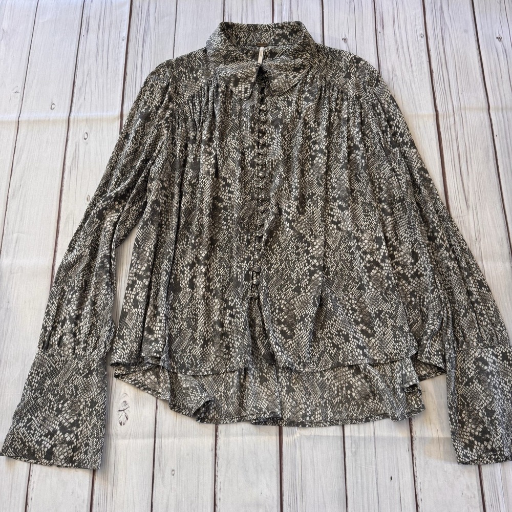 Free People Modern Blouse Size Small Snakeskin Print Black Ivory White Women's